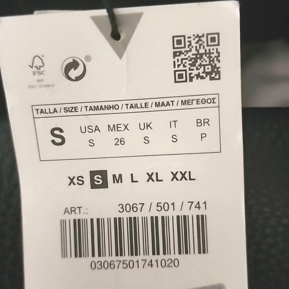 Zara Satin Fashion Pants with cut out style - Picture 4 of 4